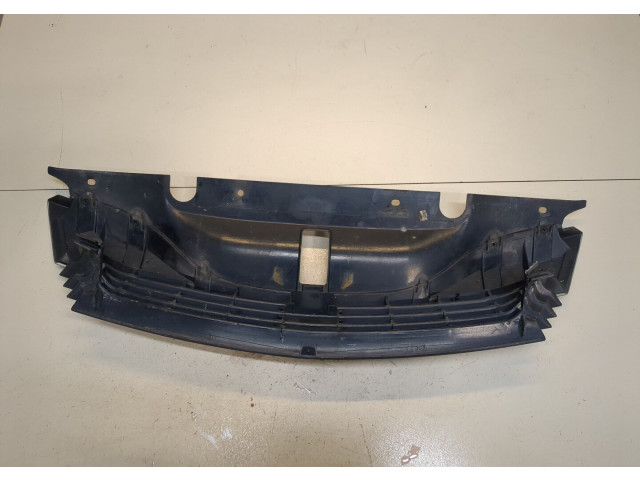 Решетка радиатора  Renault Laguna 2 2001-2008           1.9 8200390126