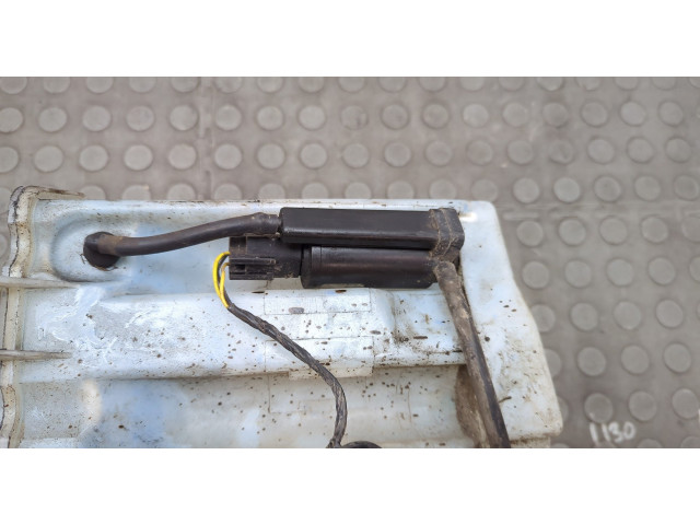 Бачок омывателя Jaguar XJ 1997–2003