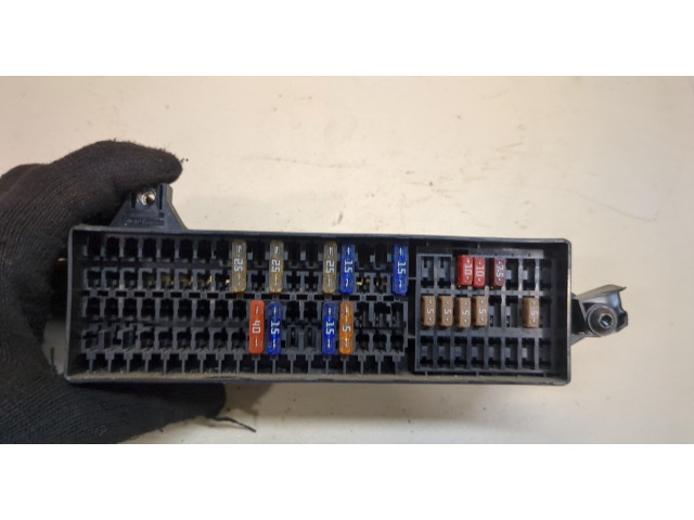 Блок предохранителей Volkswagen Caddy 2004-2010 096470238 2