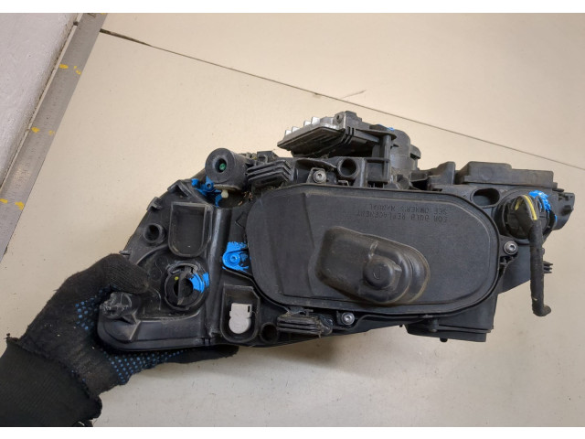 Фара передняя Volvo S60 2010-2018 правая