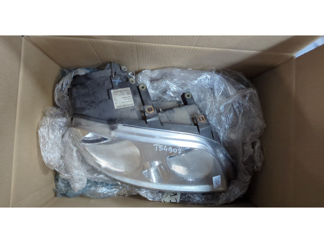 Фара передняя  Volkswagen Caddy 2004-2015 правая 