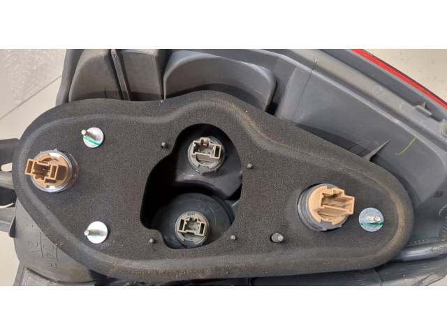 Задний фонарь