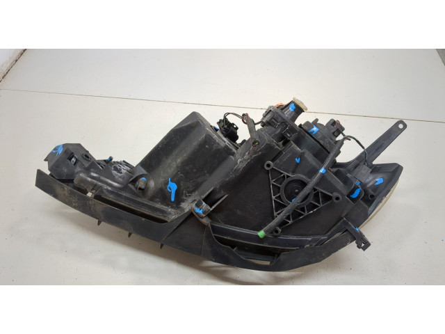 Фара передняя Mazda 3 (BK) 2003-2009 правая