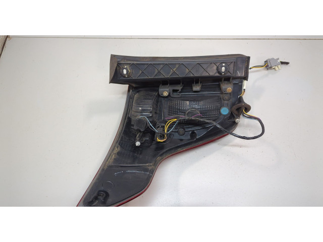 Задний фонарь BB5Z13404C