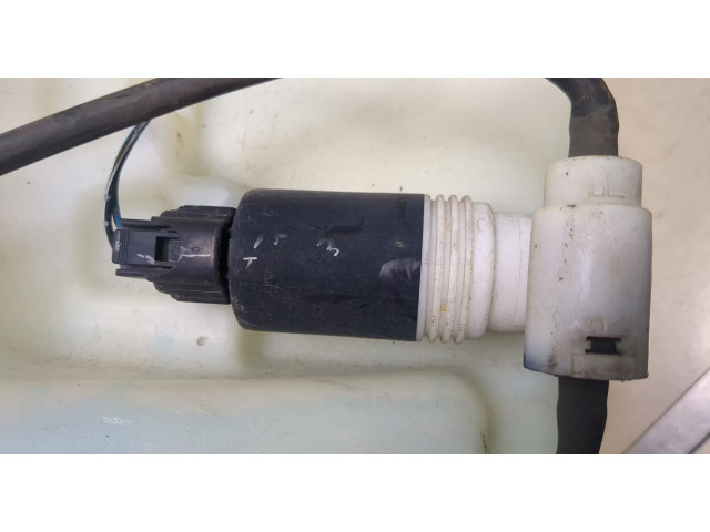 Бачок омывателя Mitsubishi Endeavor