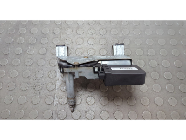 Моторчик заднего дворника  Chevrolet Tahoe 1999-2006      