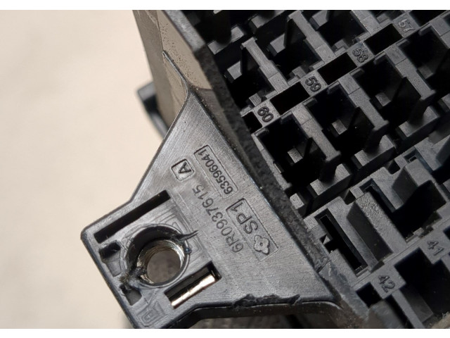 Блок предохранителей Volkswagen Golf Plus