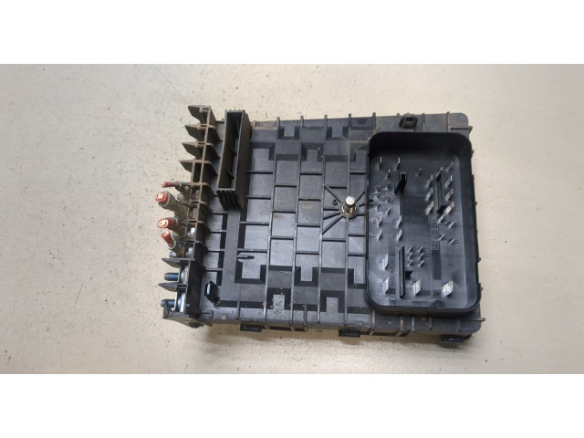 Блок предохранителей Volkswagen Golf 6 2009-2012