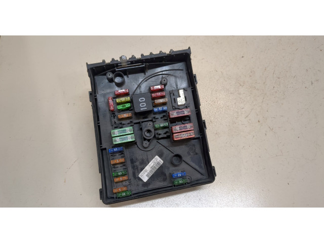 Блок предохранителей Volkswagen Golf Plus 1.4
