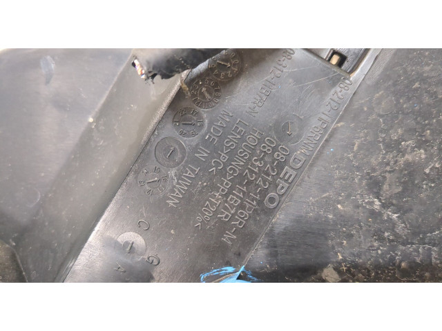 Фара передняя  Toyota Prius 2009-2015 левая 