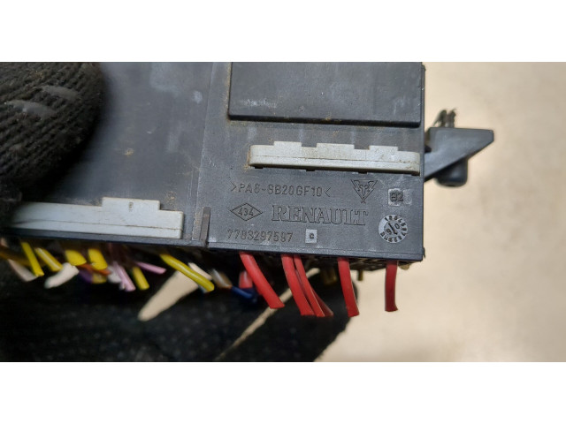 Блок предохранителей Dacia Logan 2004-2012 1.6