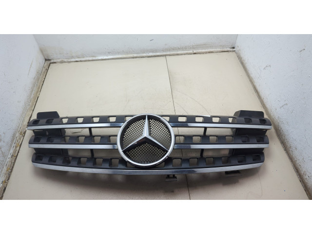 Решетка радиатора  Mercedes ML W164 2005-2011          A1648800685