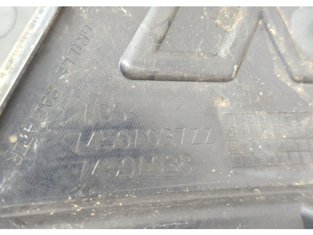 Решетка радиатора Mitsubishi Outlander XL 2006-2012 7450A037HB