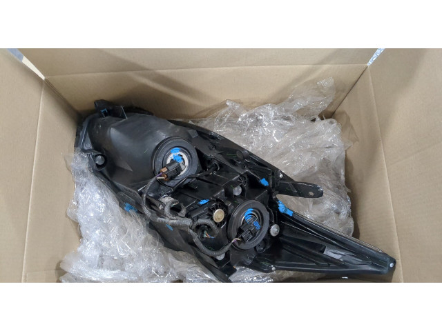 Фара передняя  Toyota Prius 2009-2015 левая 