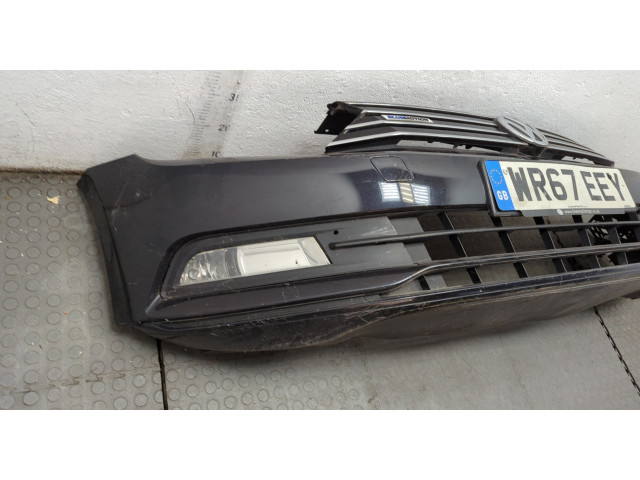 Решетка радиатора  Volkswagen Passat 8 2015-          