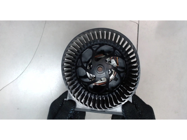 Моторчик печки  Audi A3 (8L1) 1996-2003 1J1819021A      1J1819021A   