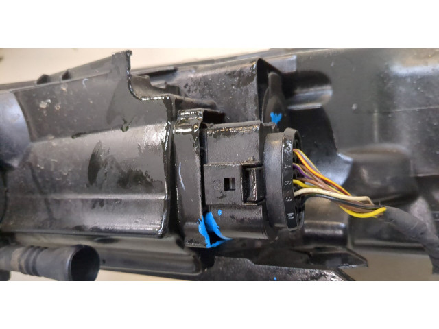 Фара передняя  Audi A1 (8X) 2010-2014 правая 