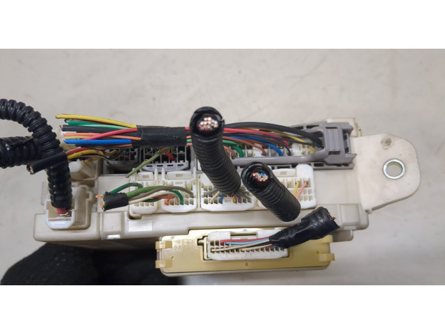 Блок предохранителей Lexus IS 2005-2013 8267253040 2.2