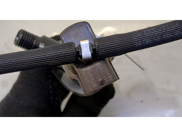 Форсунка топливная  Opel Meriva 2010-    55570012     