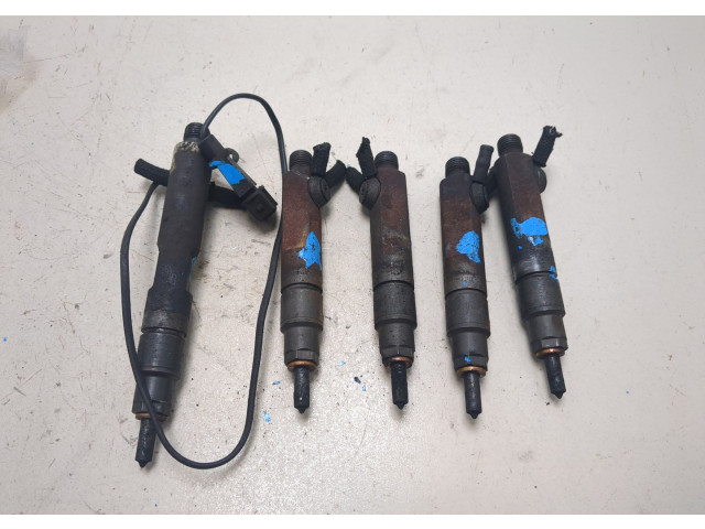 Форсунка топливная Volkswagen Transporter 4 1991-2003 074130201C