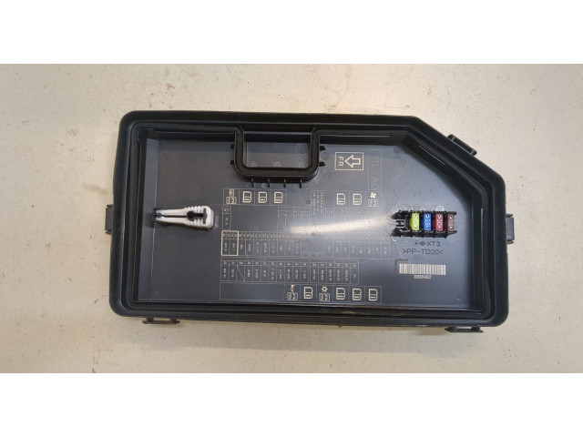 Крышка блока предохранителей  Honda Civic 2011-2017         