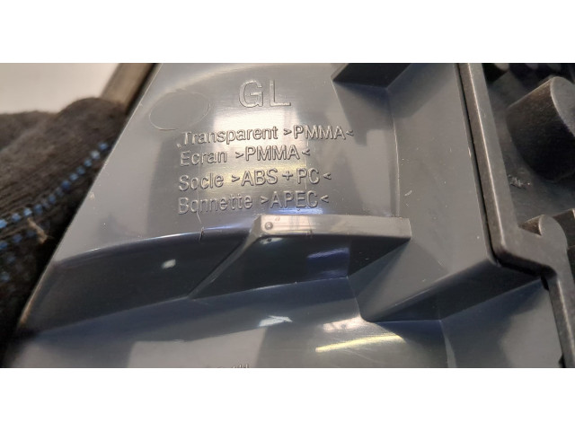 Задний фонарь          