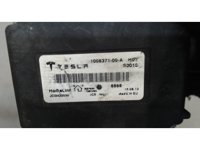 Блок комфорта Tesla Model S 1005371-00-A