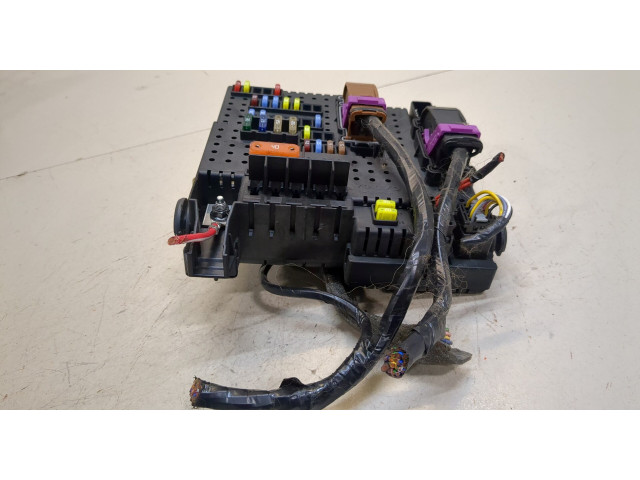 Блок предохранителей Volvo V70 2001-2008 30728512