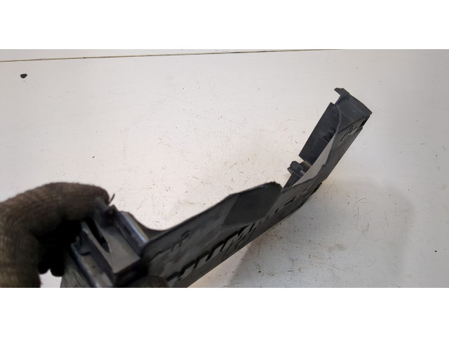 Крышка блока предохранителей Hummer H3