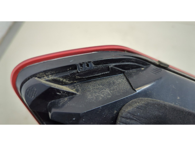 Задний фонарь