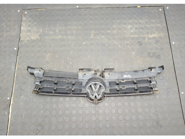 Решетка радиатора  Volkswagen Golf 4 1997-2005          