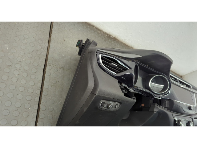 Дисплей бортового компьютера  Buick Encore GX 2019-2024        