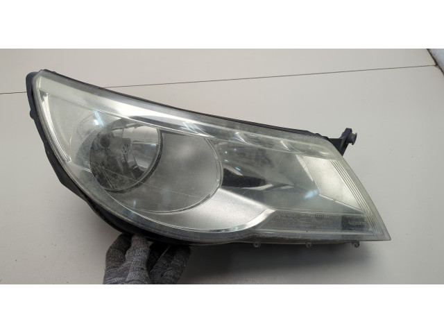 Фара передняя  Volkswagen Tiguan 2007-2011 правая 