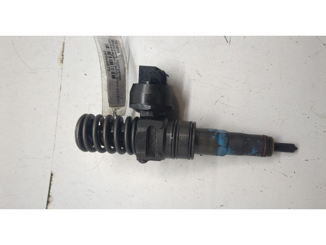 Форсунка топливная Volkswagen Caddy 2004-2015 038130073BN, 038130079TX