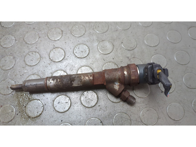 Форсунка топливная  Jeep Liberty 2001-2007    5066820AA, 0445110059     