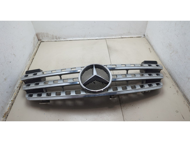 Решетка радиатора  Mercedes ML W164 2005-2011          A16488008859776