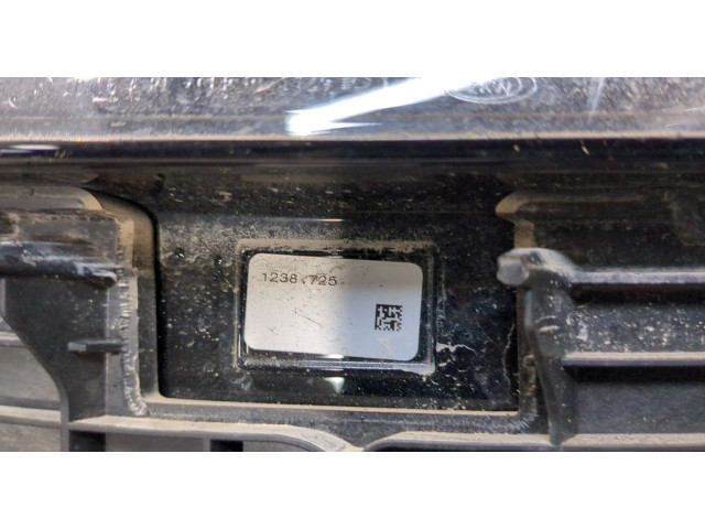 Фара передняя  Volvo XC40 левая 