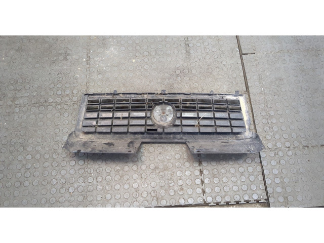 Решетка радиатора  Fiat Doblo 2005-2010          735395576
