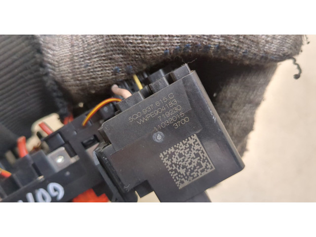 Блок предохранителей Skoda Octavia (A7) 2013-2017 5Q0937615C