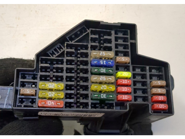 Блок предохранителей  Volkswagen Golf 6 2009-2012      1K2941824     1.6