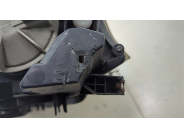 Фара передняя Mitsubishi Grandis правая