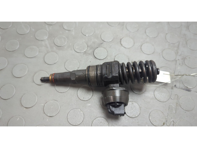 Форсунка топливная  Skoda Fabia 2007-2014    038130073AG     