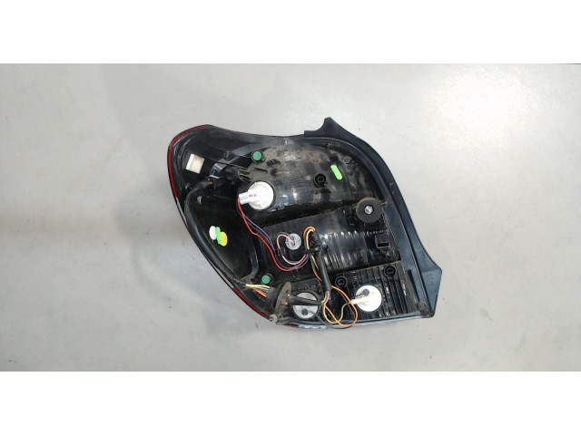 Задний фонарь B001031280 Peugeot 108