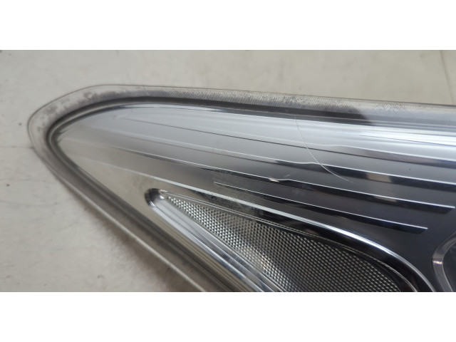 Задний фонарь