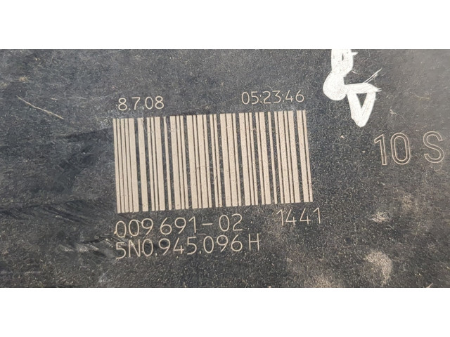 Задний фонарь     5N0945112D     