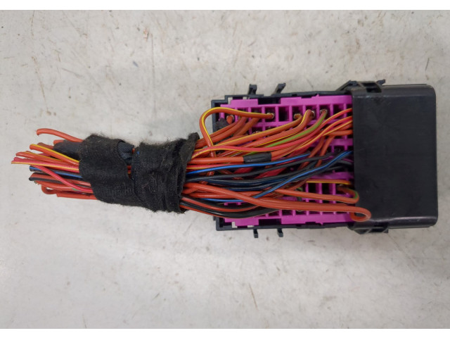 Блок предохранителей Skoda Yeti 2009-2014