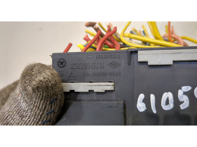 Блок предохранителей Dacia Logan 2004-2012 7703297597