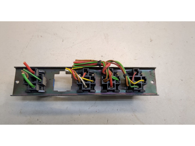 Блок реле Iveco EuroCargo 2 2002-2015 504063773
