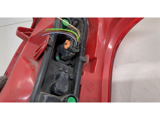 Задний фонарь          