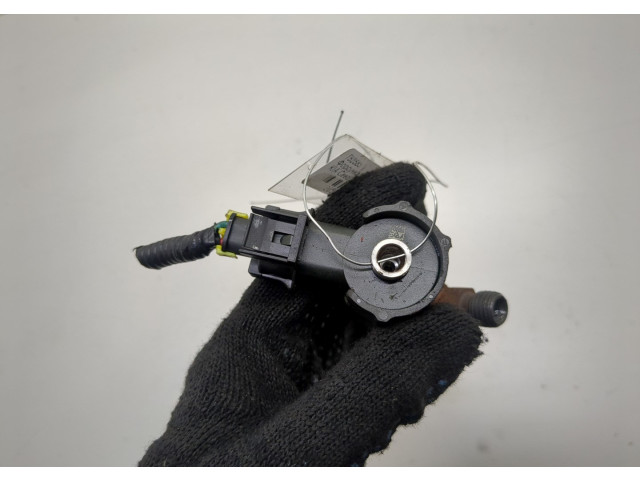 Форсунка топливная  KIA Ceed 2012-2018    338002A900, 0445110320     